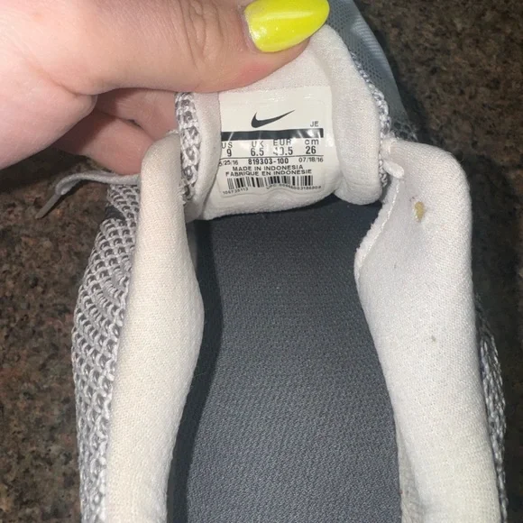 Nike sneakers - Picture 3 of 3